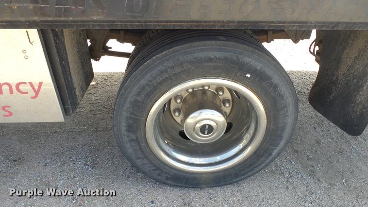 image for item DE2627 2004 Ford F650 Super Duty rollback truck