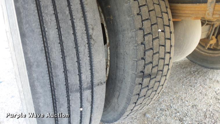 image for item DE2627 2004 Ford F650 Super Duty rollback truck