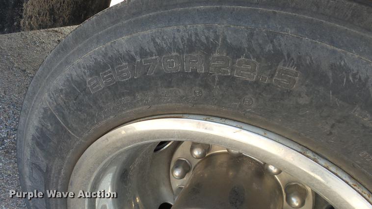 image for item DE2627 2004 Ford F650 Super Duty rollback truck