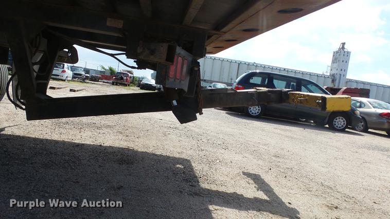 image for item DE2627 2004 Ford F650 Super Duty rollback truck