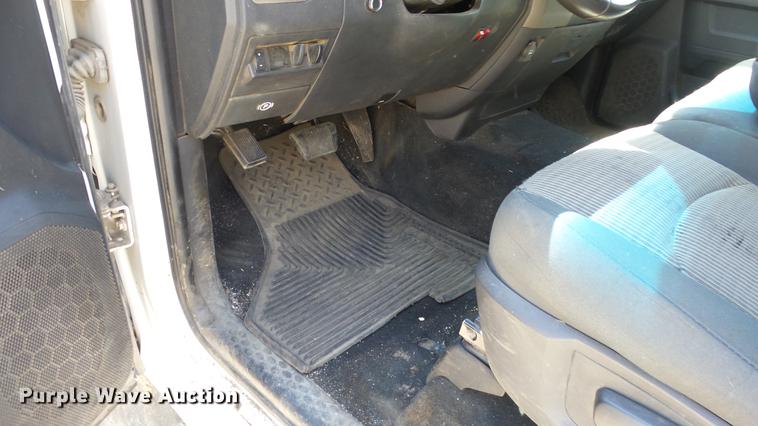 image for item DE2631 2011 Dodge Ram 2500 Quad Cab pickup truck