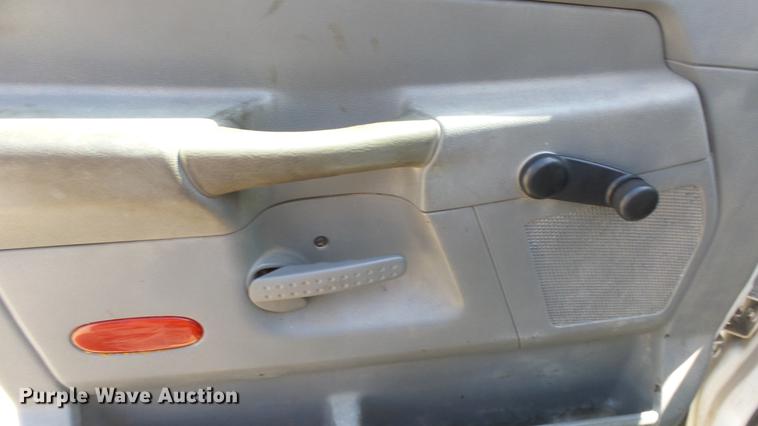 image for item DE2632 2007 Dodge Ram 2500 Quad Cab pickup truck