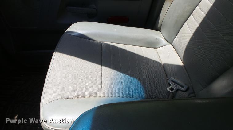 image for item DE2632 2007 Dodge Ram 2500 Quad Cab pickup truck