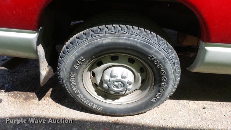 image for item DE2632 2007 Dodge Ram 2500 Quad Cab pickup truck