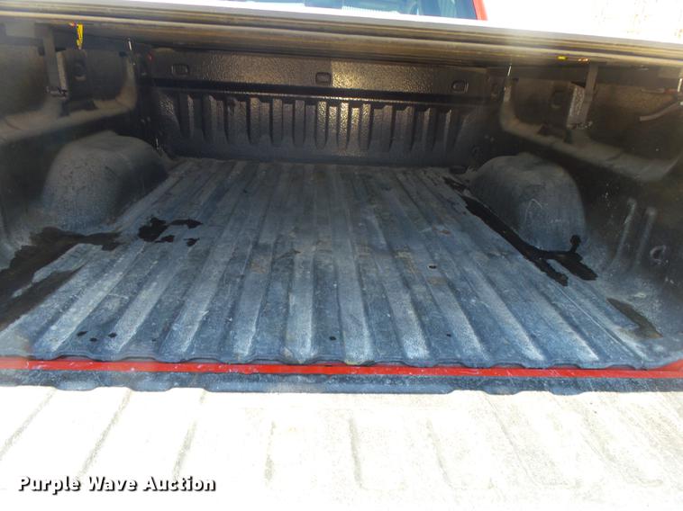 image for item DE3652 2014 GMC Sierra 1500 SLT Crew Cab pickup truck