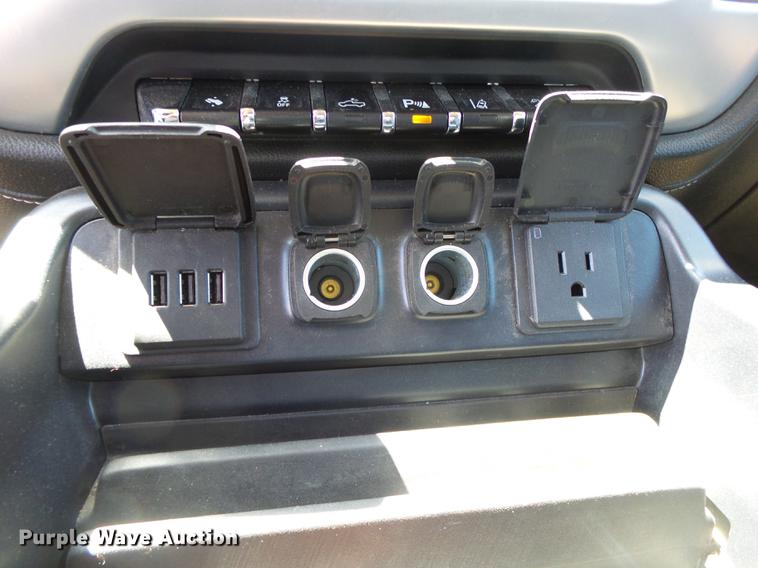 image for item DE3652 2014 GMC Sierra 1500 SLT Crew Cab pickup truck