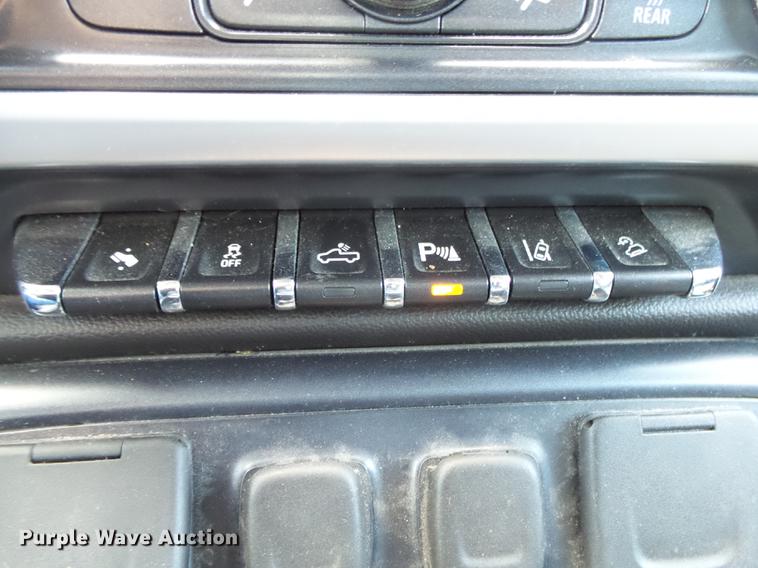 image for item DE3652 2014 GMC Sierra 1500 SLT Crew Cab pickup truck