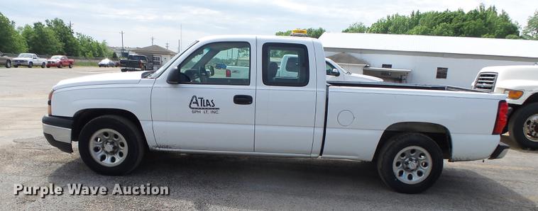 image for item DE3658 2006 Chevrolet Silverado 1500 Ext. Cab pickup truck