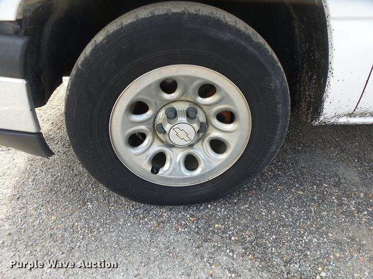 image for item DE3658 2006 Chevrolet Silverado 1500 Ext. Cab pickup truck