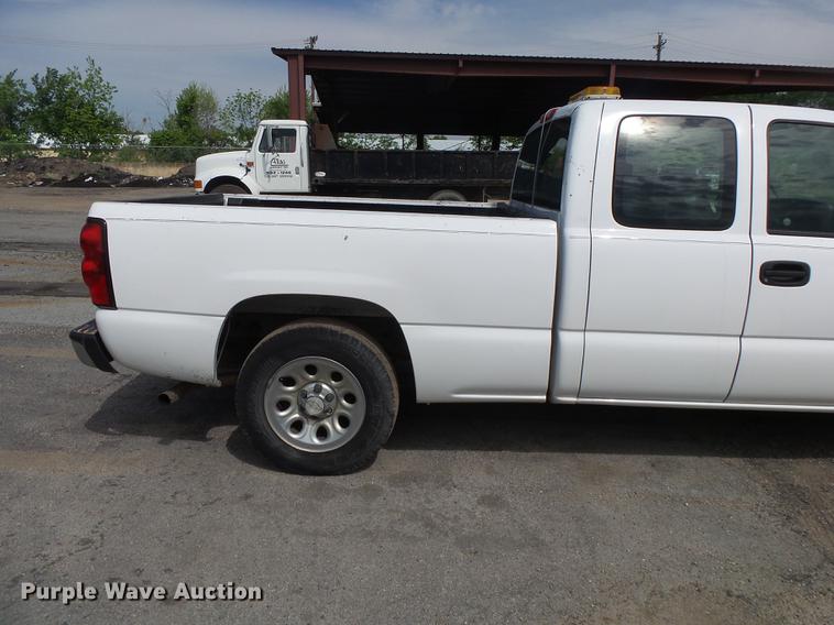 image for item DE3658 2006 Chevrolet Silverado 1500 Ext. Cab pickup truck