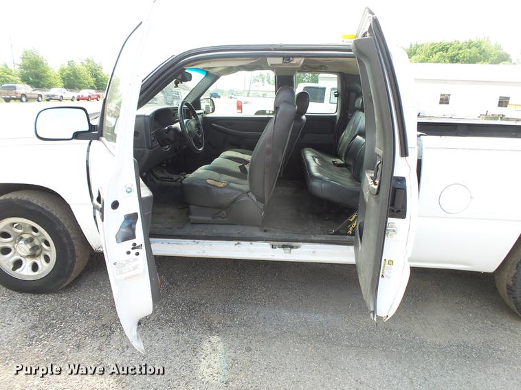 image for item DE3658 2006 Chevrolet Silverado 1500 Ext. Cab pickup truck