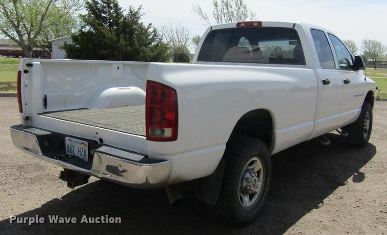 image for item DE6812 2003 Dodge Ram 2500 Quad Cab pickup truck