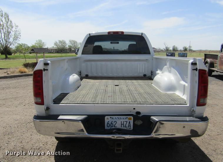 image for item DE6812 2003 Dodge Ram 2500 Quad Cab pickup truck