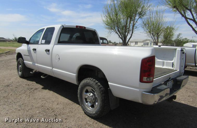 image for item DE6812 2003 Dodge Ram 2500 Quad Cab pickup truck