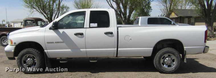 image for item DE6812 2003 Dodge Ram 2500 Quad Cab pickup truck