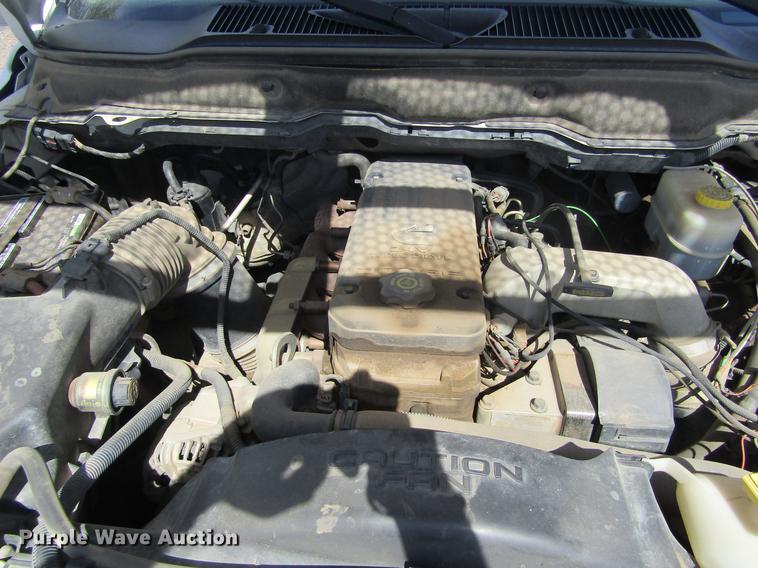 image for item DE6812 2003 Dodge Ram 2500 Quad Cab pickup truck