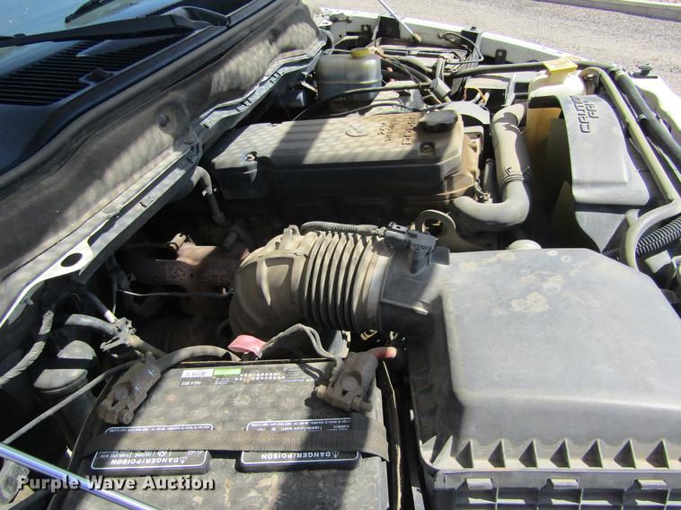 image for item DE6812 2003 Dodge Ram 2500 Quad Cab pickup truck