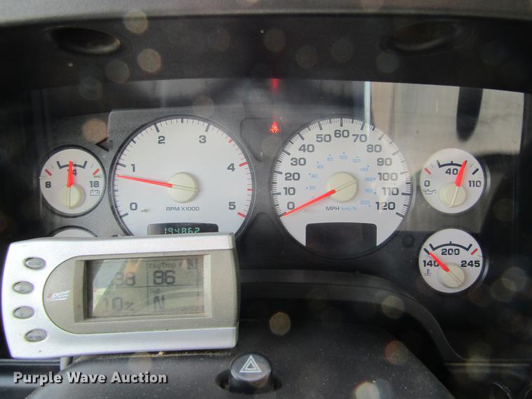 image for item DE6812 2003 Dodge Ram 2500 Quad Cab pickup truck