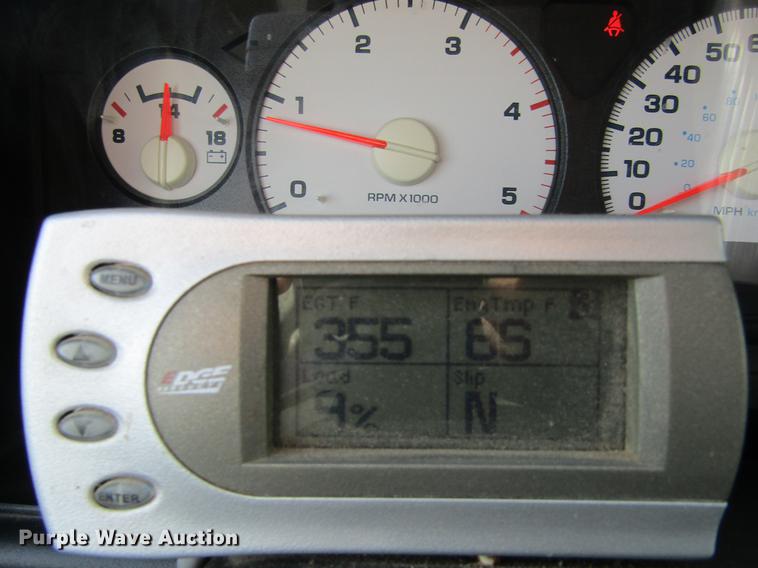 image for item DE6812 2003 Dodge Ram 2500 Quad Cab pickup truck