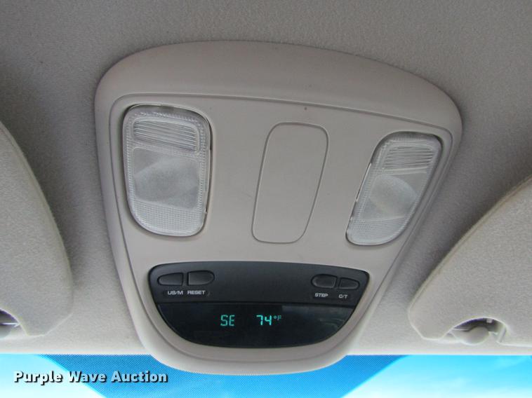 image for item DE6812 2003 Dodge Ram 2500 Quad Cab pickup truck