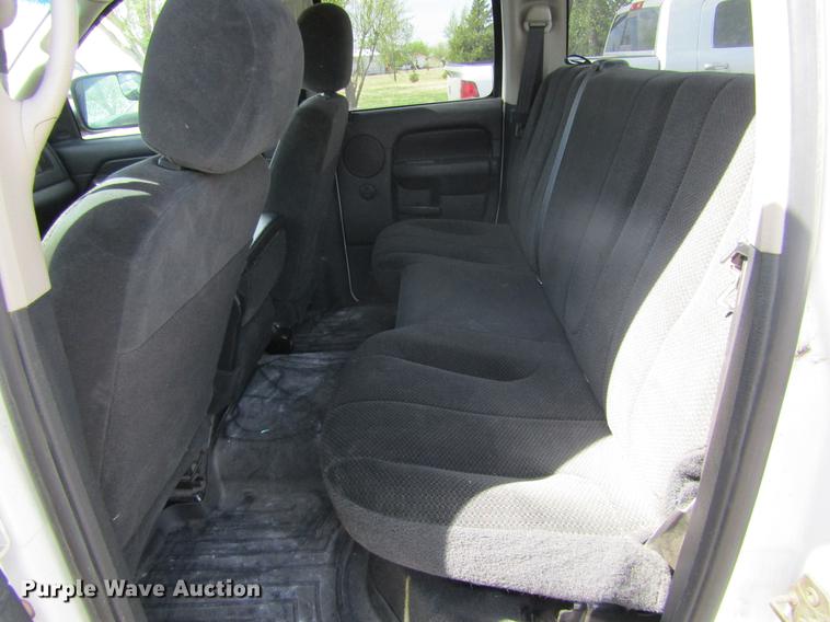 image for item DE6812 2003 Dodge Ram 2500 Quad Cab pickup truck