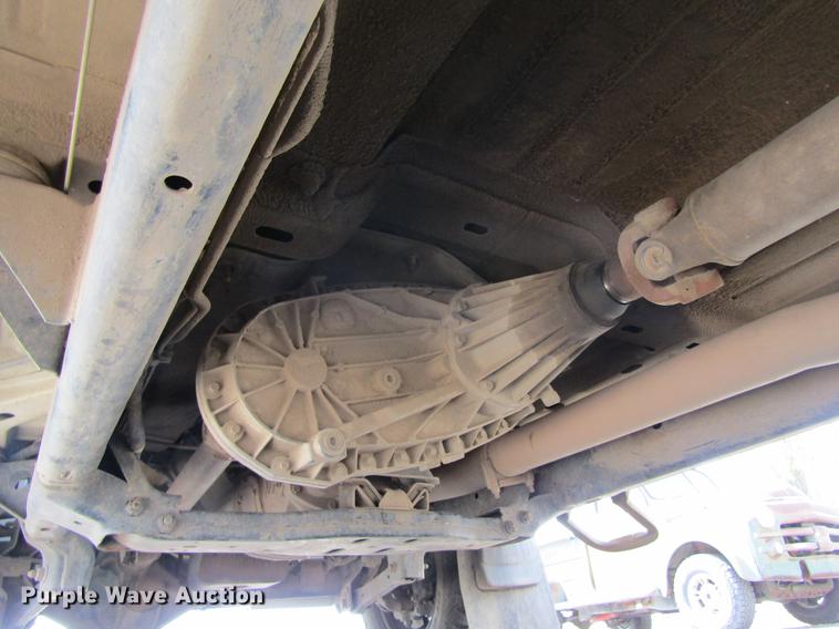 image for item DE6812 2003 Dodge Ram 2500 Quad Cab pickup truck