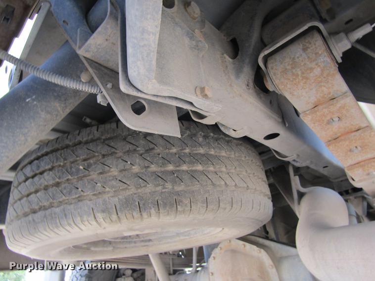 image for item DE6812 2003 Dodge Ram 2500 Quad Cab pickup truck