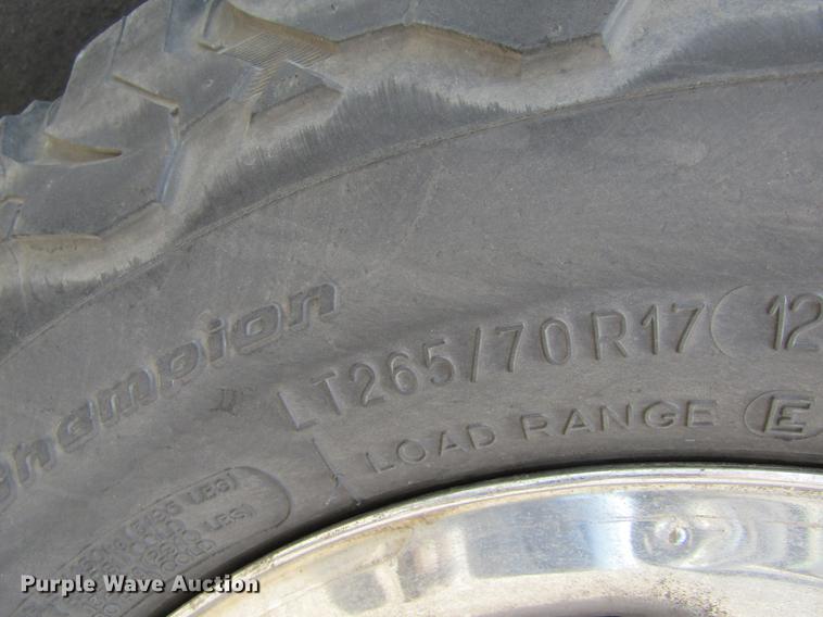 image for item DE6812 2003 Dodge Ram 2500 Quad Cab pickup truck