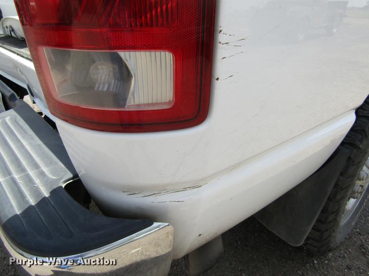 image for item DE6812 2003 Dodge Ram 2500 Quad Cab pickup truck