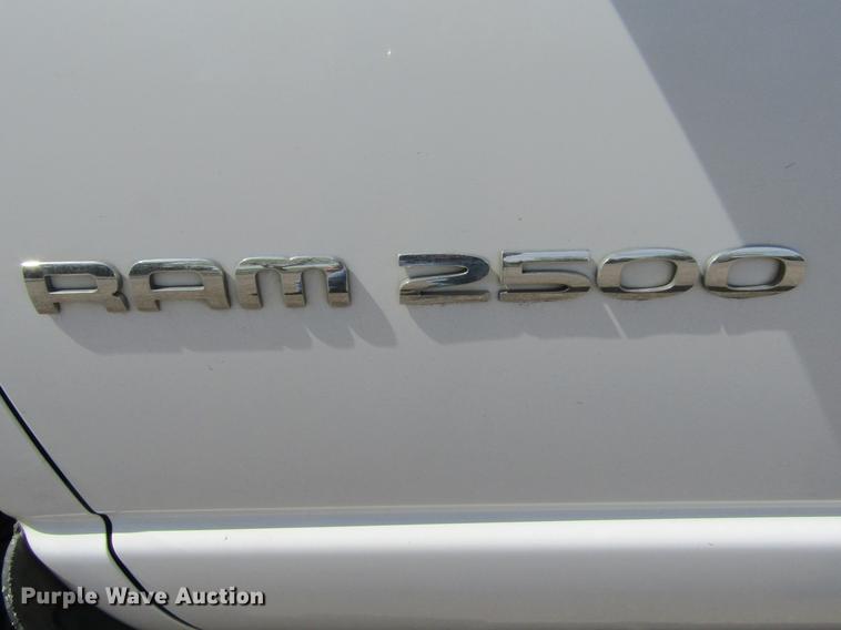 image for item DE6812 2003 Dodge Ram 2500 Quad Cab pickup truck