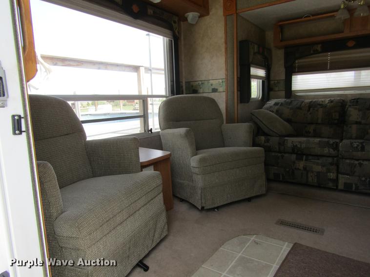 image for item DE6813 2005 Jayco Eagle camper