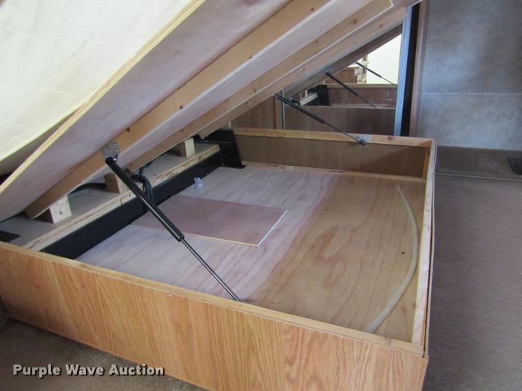 image for item DE6813 2005 Jayco Eagle camper