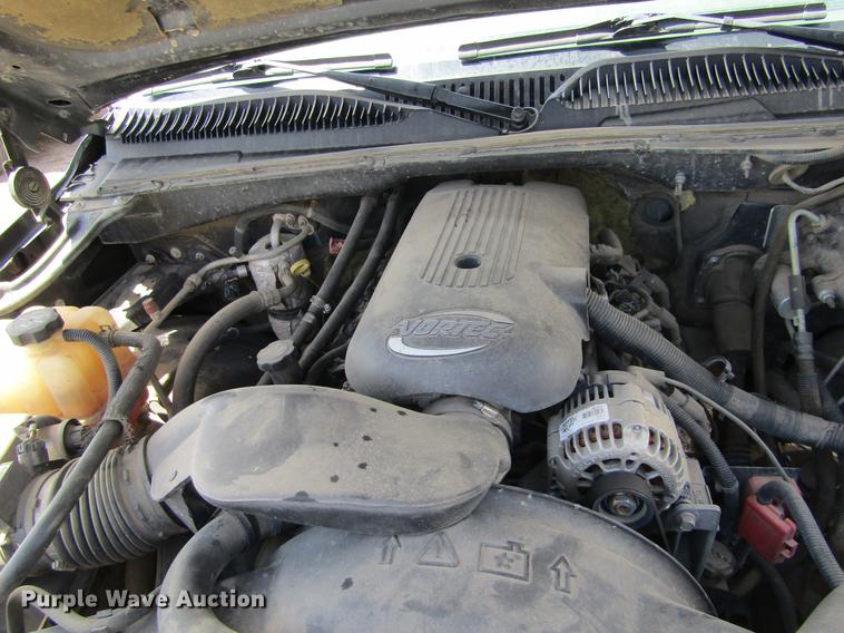 image for item DE6814 2003 GMC Sierra 1500HD SLE Crew Cab pickup truck