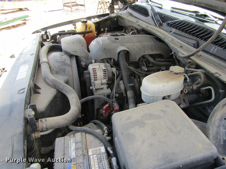 image for item DE6814 2003 GMC Sierra 1500HD SLE Crew Cab pickup truck