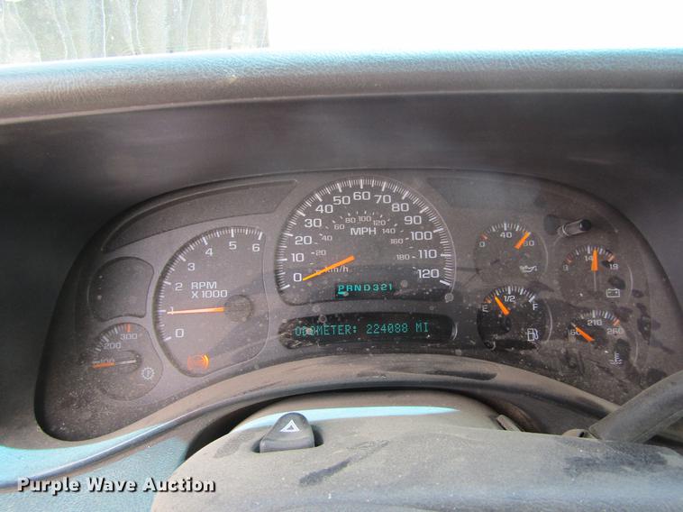 image for item DE6814 2003 GMC Sierra 1500HD SLE Crew Cab pickup truck