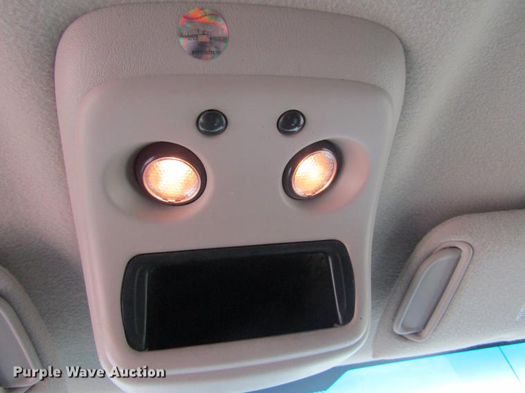 image for item DE6814 2003 GMC Sierra 1500HD SLE Crew Cab pickup truck