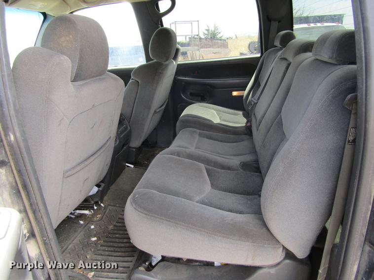 image for item DE6814 2003 GMC Sierra 1500HD SLE Crew Cab pickup truck