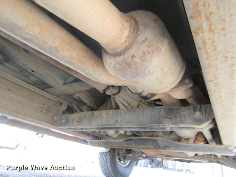 image for item DE6814 2003 GMC Sierra 1500HD SLE Crew Cab pickup truck