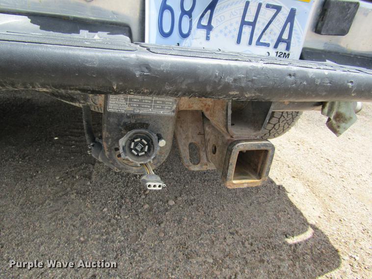 image for item DE6814 2003 GMC Sierra 1500HD SLE Crew Cab pickup truck