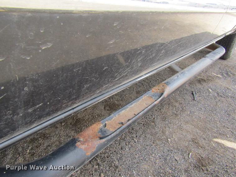 image for item DE6814 2003 GMC Sierra 1500HD SLE Crew Cab pickup truck