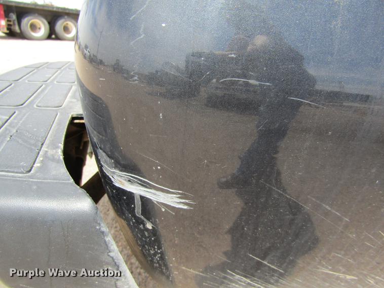 image for item DE6814 2003 GMC Sierra 1500HD SLE Crew Cab pickup truck