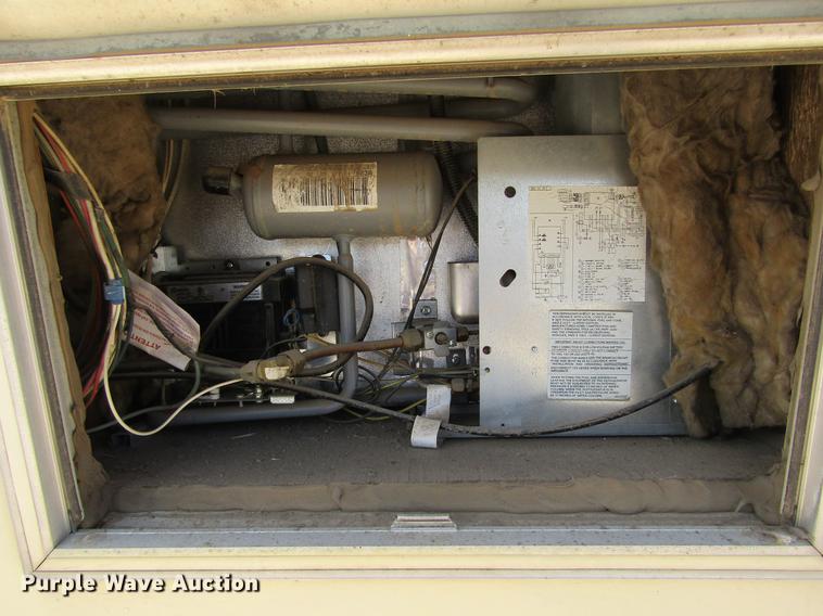 image for item DE6816 1977 GMC Jimmy Coachman Royale 26RB RV