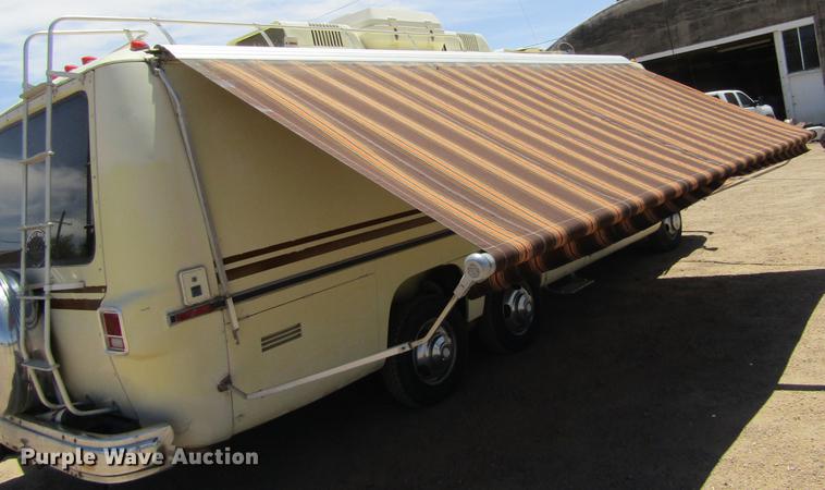 image for item DE6816 1977 GMC Jimmy Coachman Royale 26RB RV