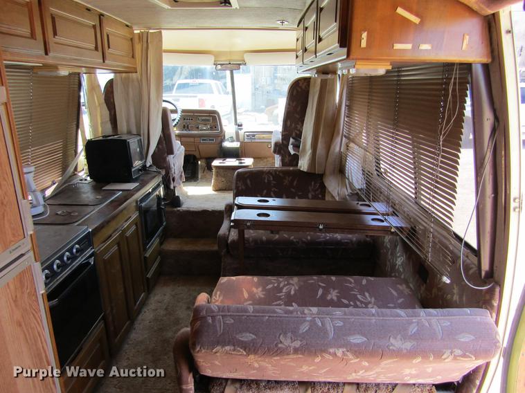 image for item DE6816 1977 GMC Jimmy Coachman Royale 26RB RV