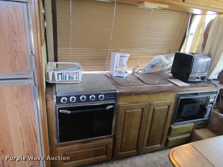 image for item DE6816 1977 GMC Jimmy Coachman Royale 26RB RV