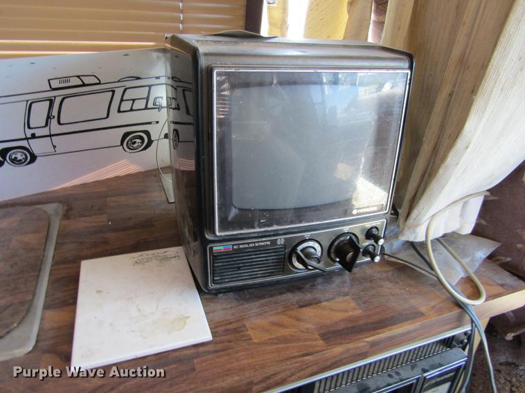 image for item DE6816 1977 GMC Jimmy Coachman Royale 26RB RV