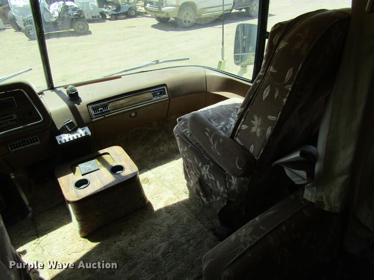 image for item DE6816 1977 GMC Jimmy Coachman Royale 26RB RV