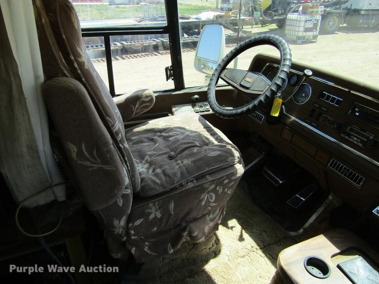 image for item DE6816 1977 GMC Jimmy Coachman Royale 26RB RV