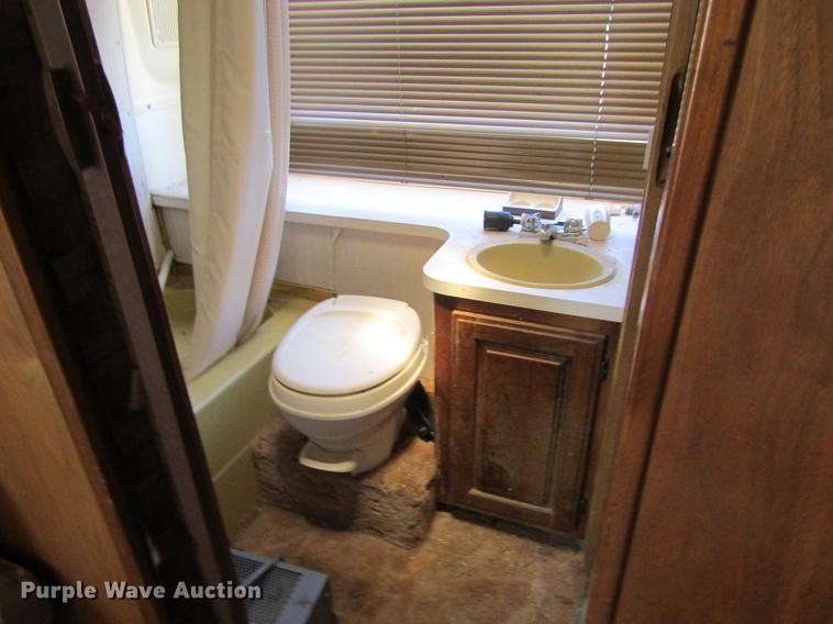 image for item DE6816 1977 GMC Jimmy Coachman Royale 26RB RV