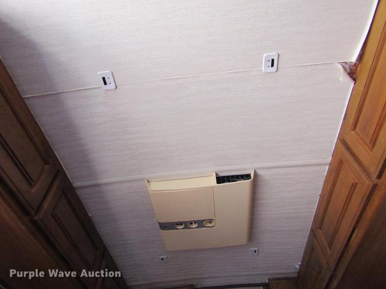 image for item DE6816 1977 GMC Jimmy Coachman Royale 26RB RV